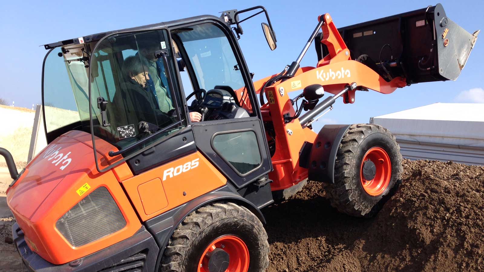 Kubota R090 Belden Kırmalı Yükleyici